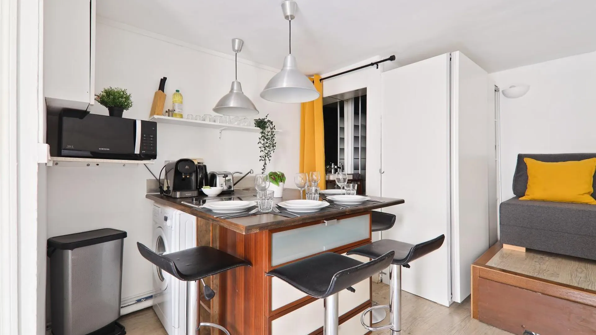 Heart Of Paris-Studio-4P-Saint Honore-Free Netflix 0*, Paris